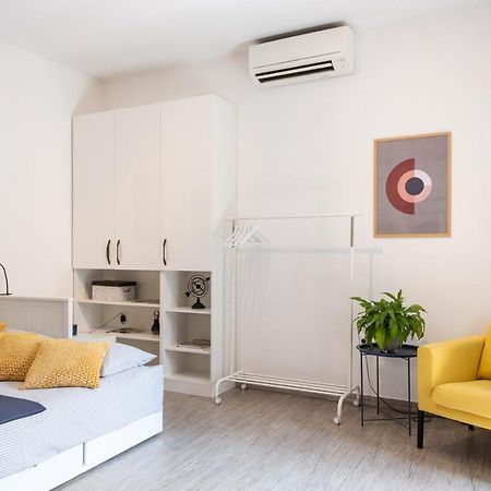 Studio Apartment Les - 4 Min Walk From Amphiteatre Pula Eksteriør billede