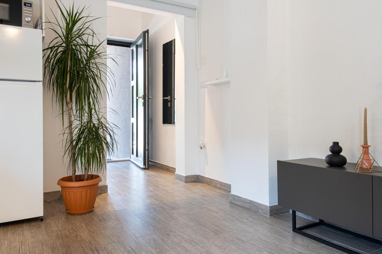 Studio Apartment Les - 4 Min Walk From Amphiteatre Pula Eksteriør billede